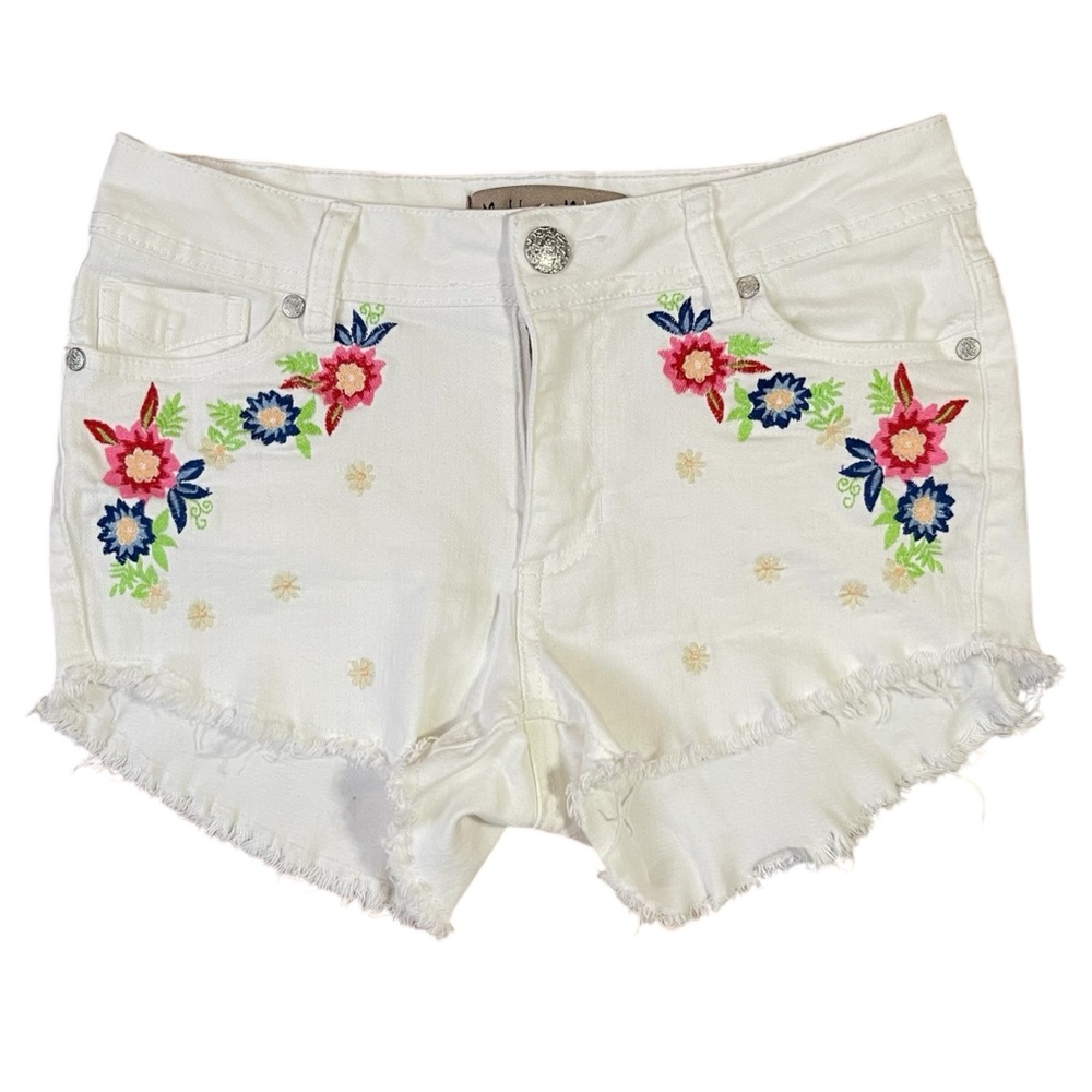 Woman's White Floral Embroidered Jean Shorts‎ Frayed Hem